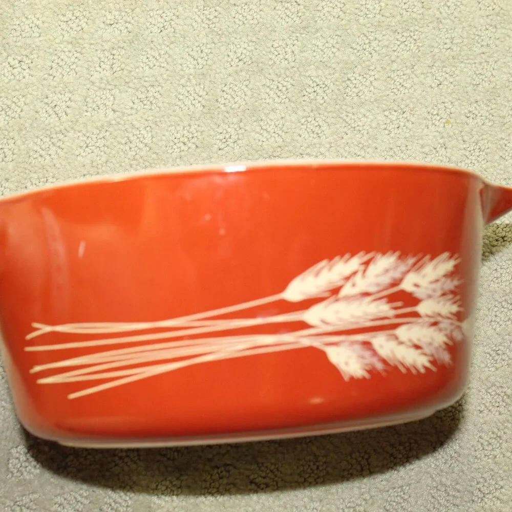 Pyrex Autumn Harvest Casserole Set Of 3 With Matching Lids #475B, #474B, #473B
